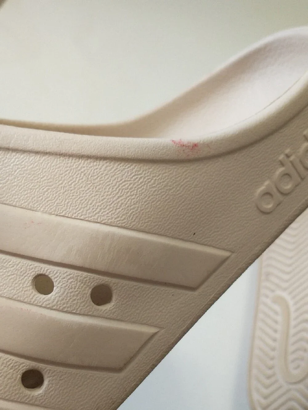 Adidas Vented Men's/Big Kids Clog Slides in Light Pink. SIZE M6, W7, EU39, UK6